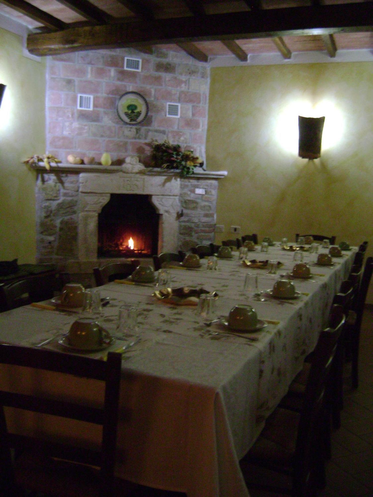 Agriturismo Casa Fibbianello Semproniano Eksteriør bilde